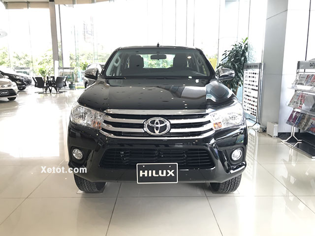 Toyota Hilux 2.4 4x4 MT 2020 (Số sàn,2 cầu) - Đầu xe