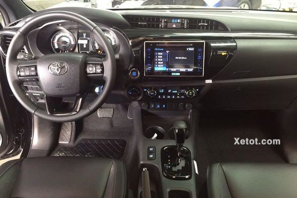 Toyota Hilux 2.8G 4X4 AT 2020 MLM (Khoang nội thất xe) copy