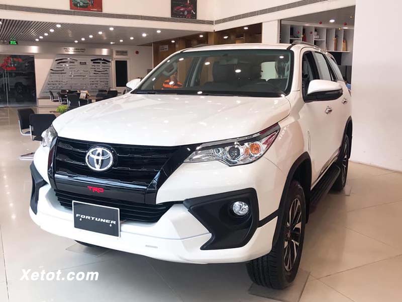 xe-2020-toyota-fortuner-10-xe-ban-chay-2019-xetot-com