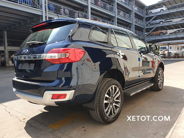 duoi-xe-ford-everest-2020-2021-xetot-com