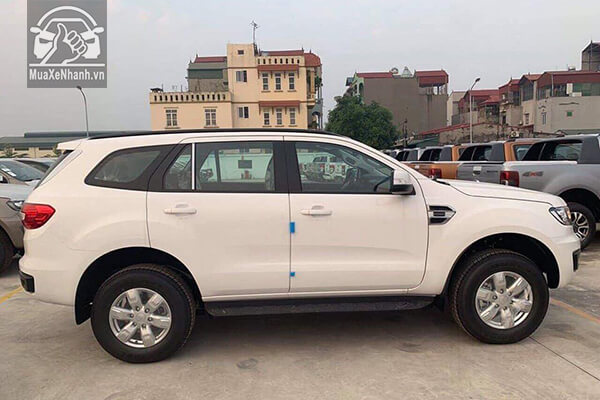 hong-xe-ford-everest-ambiente-so-san-xetot-com-1
