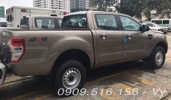 hong-xe-ford-ranger-xl-4x4-mt-2020-2021-xetot-com-7