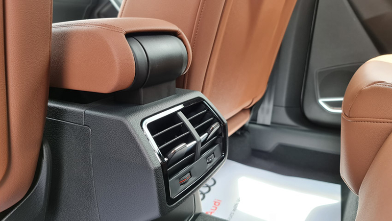 cua-gio-sau-Audi-Q3-Sportback-2020-2021-xetot-com-blog