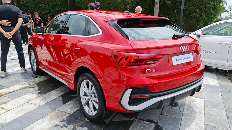 duoi-xe-Audi-Q3-Sportback-2020-2021-xetot-com-blog