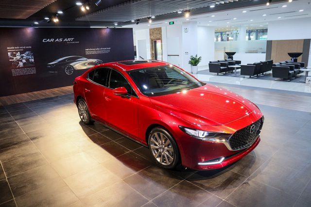 Mazda3 2.0L Signature Premium là chiếc xe hướng đến sự mềm mại, lịch lãm.