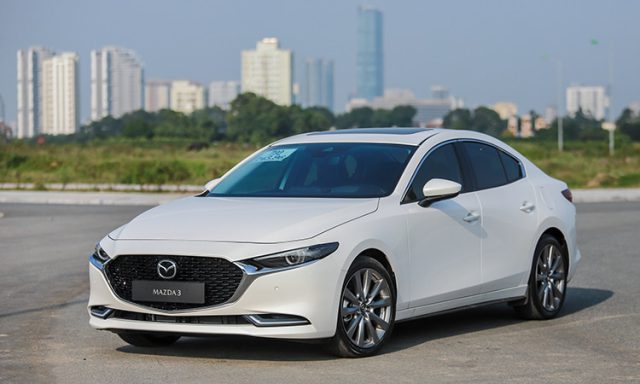 Mazda 3 vừa thiết kế đẹp và tiết kiệm xăng.