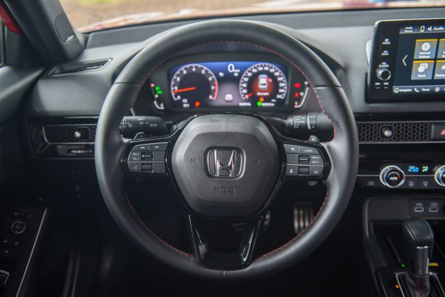 Honda Civic 2022 có vô-lăng mới, màn hình kỹ thuật số phía sau