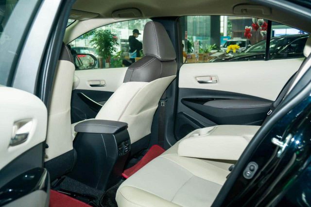 Toyota Corolla Altis 2022 có lợi thế về không gian ghế ngồi.