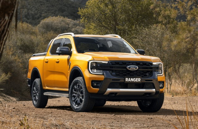 Ford Ranger 2023 vuông vức và nam tính hơn.