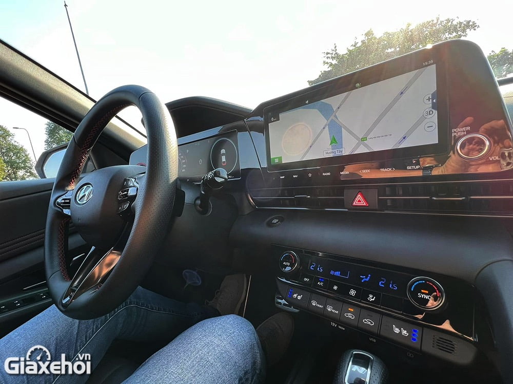 Màn hình Full Digital sau vô lăng Hyundai Elantra 2023