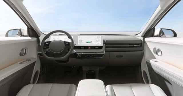 Hyundai Ioniq 5 2024: Giá lăn bánh ưu đãi, Đánh giá xe & Thông số