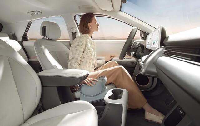 Hyundai Ioniq 5 2024: Giá lăn bánh ưu đãi, Đánh giá xe & Thông số