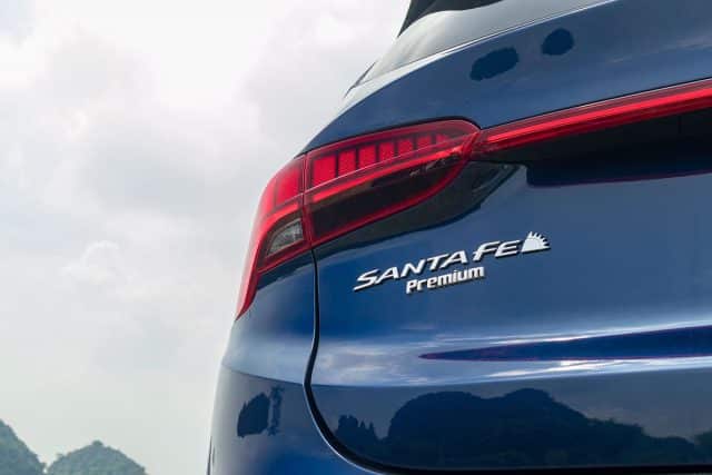 Hyundai SantaFe 2023: Giá lăn bánh ưu đãi, Đánh giá xe & Thông số