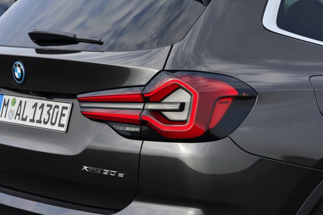 BMW X3 2024: Giá bán mới nhất, Đánh giá xe & Thông số