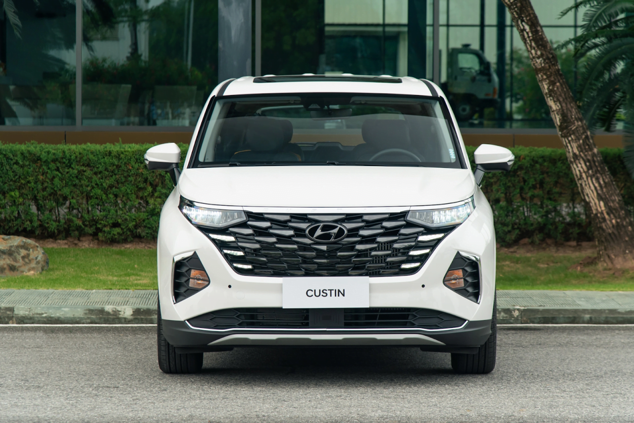 Hyundai Custin mang đến sự mềm mại trẻ trung trong thiết kế