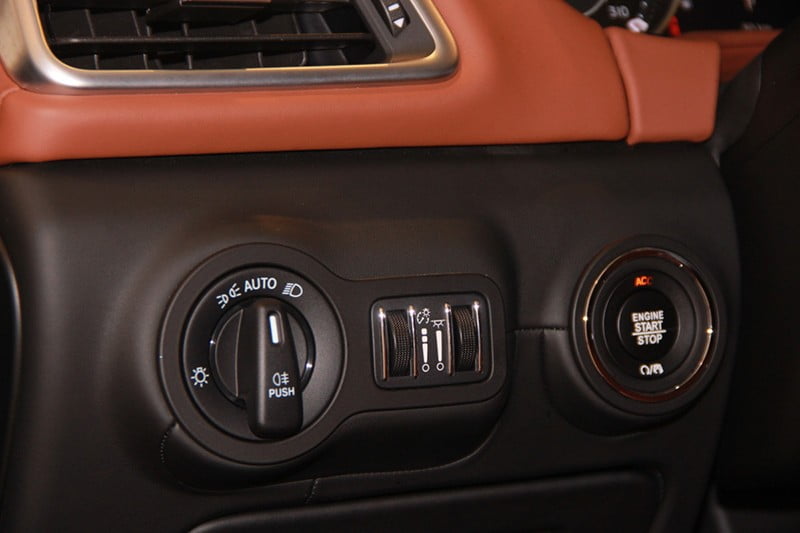 Maserati Ghibli Hybrid 2024: Đánh giá nội ngoại thất, Giá xe khuyến mãi