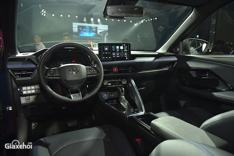 Toyota Yaris Cross 2024: Đánh giá nội ngoại thất, Giá xe khuyến mãi