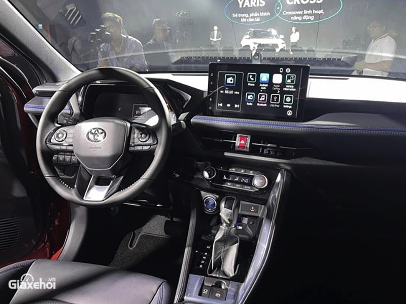 Toyota Yaris Cross 2024: Đánh giá nội ngoại thất, Giá xe khuyến mãi