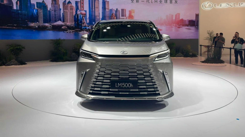 Giá xe Lexus LM 500h 2024