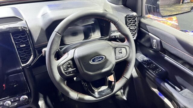 Đánh giá xe Ford Ranger Stormtrak 2024 - Siêu phẩm bán tải ra mắt tại Việt Nam