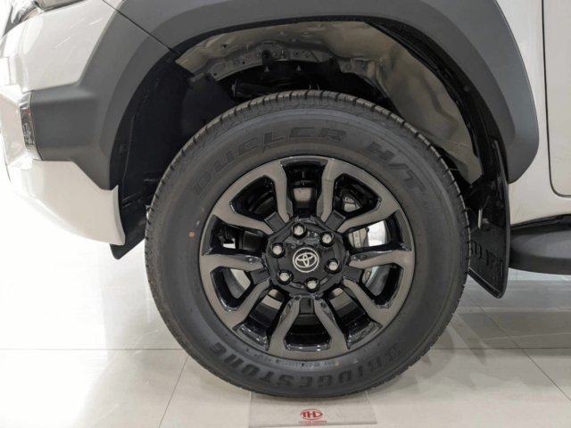 Toyota Hilux Adventure 2024 2.8L 4×4 AT: Đánh giá thông số kỹ thuật, Giá xe khuyến mãi