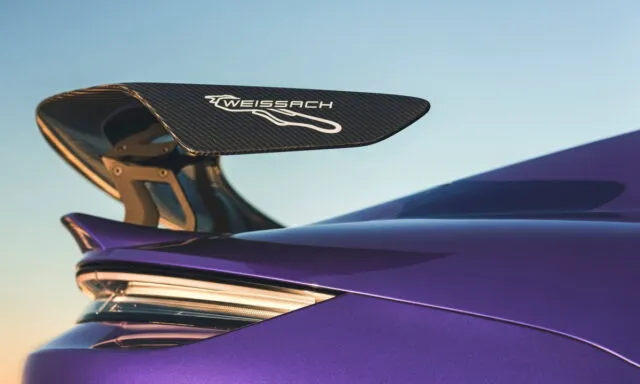 Taycan Turbo GT 2024 giá 230.000 USD: Mẫu xe điện thương mại mạnh mẽ nhất đến từ Porsche 