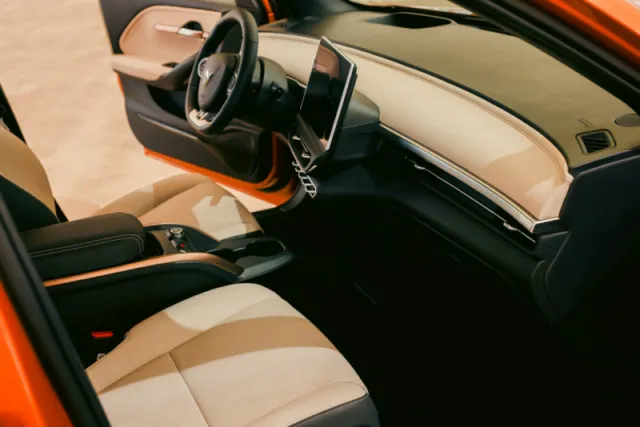 VinFast VF6 và Toyota Yaris Cross: Xe SUV giá  từ 600 đến 800 triệu chọn xe điện hay xăng?